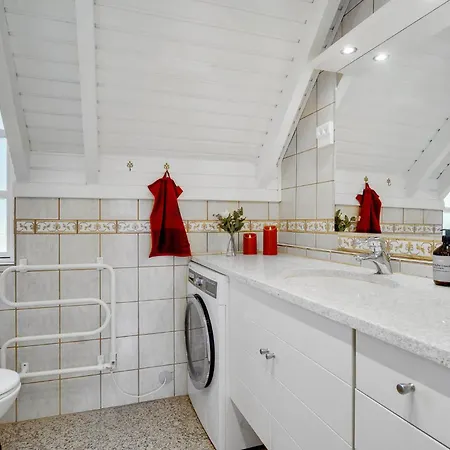 2 Bedroom Gorgeous In