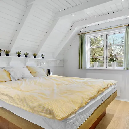 2 Bedroom Gorgeous In *