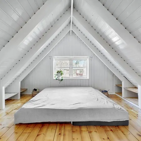 2 Bedroom Gorgeous In Дом отдыха