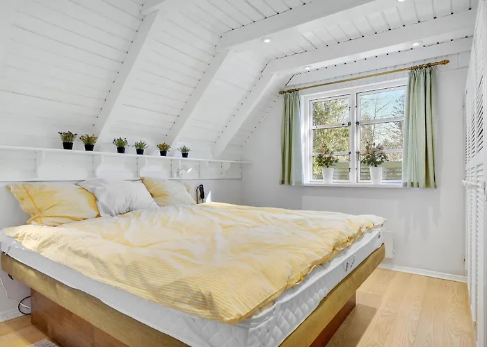 2 Bedroom Gorgeous In *