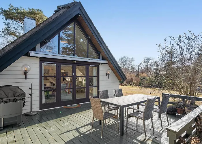 2 Bedroom Gorgeous In Casa vacanze